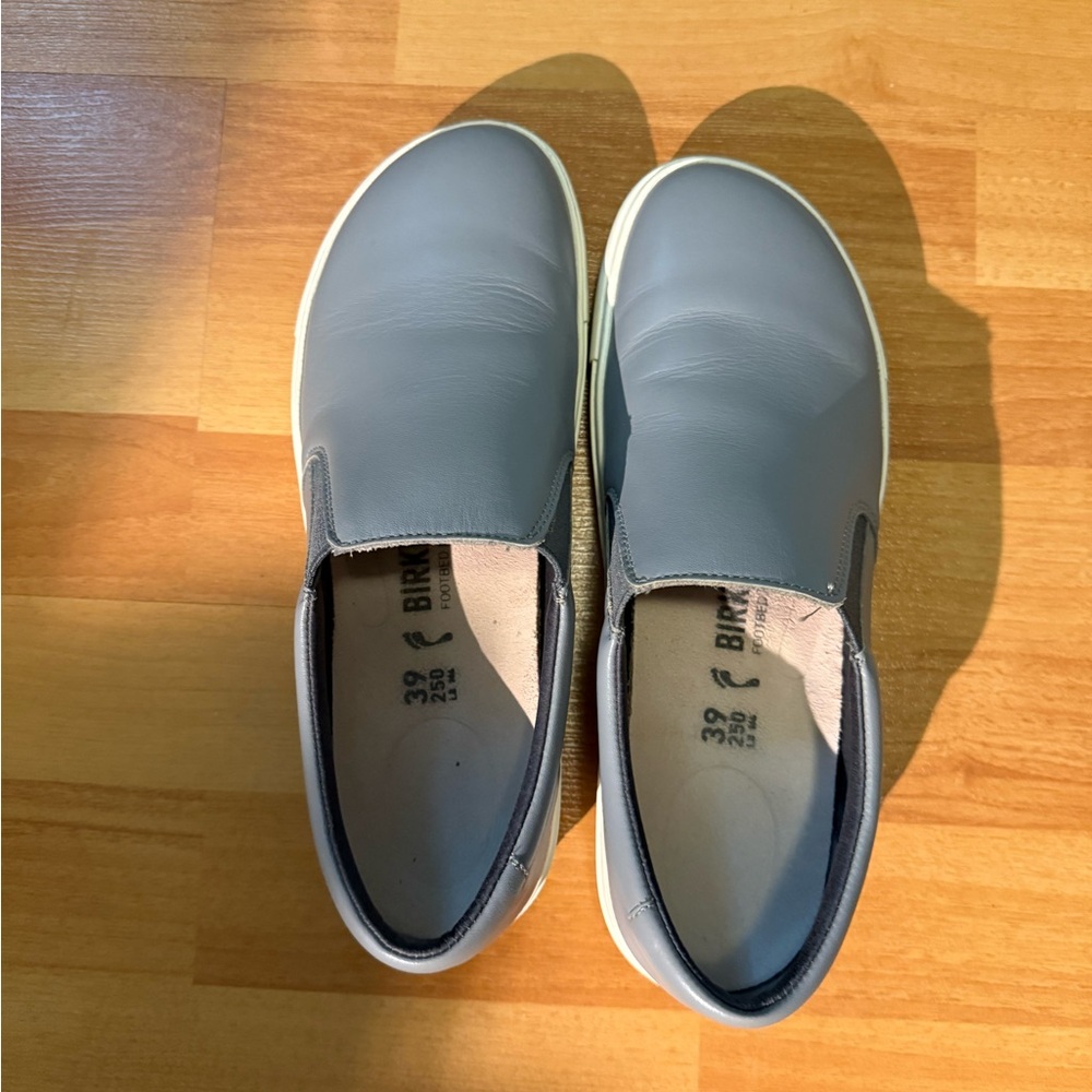 Birkenstock women’s Gray Slip-On Loafers/sneakers